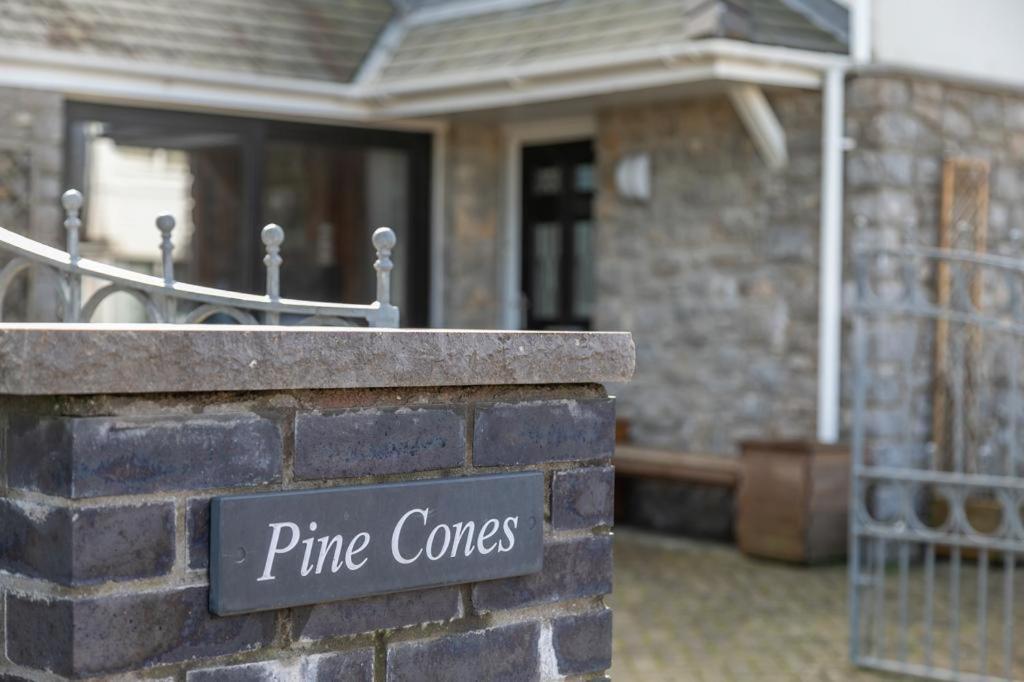 Pinecones Villa Valley Exterior photo